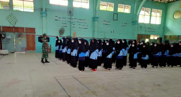 2. Santri di Paciran Dilatih PBB