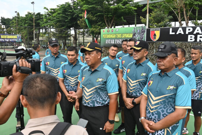 PANGDAM saat di wawancara sejumlah awak media (foto istimewa)