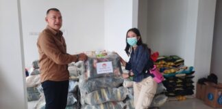 Bencana Tanah Longsor Serasan, HAKKA Natuna Kirim Bantuan Paket Sembako