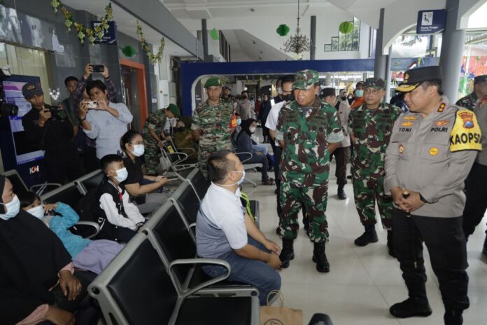 1. 2 Lokasi Arus Mudik di Jatim Dipantau Pangdam