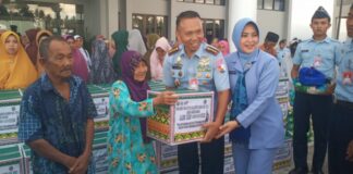 Tengah Asean, Alumni AAU 97 Bagi-bagi Sembako