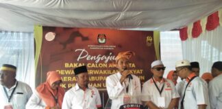 Iringan Kesenian Reog, Ketua PKS Daftarkan Kadernya Sebagai Bacaleg ke KPU Karimun