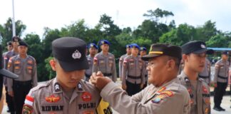 Kasat Binmas Polres Kepulauan Anambas Kukuhkan Polisi RW