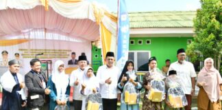 Wujud Tanggungjawab Pemerintah, Gubernur Kepri Serahkan Bantuan ke Anak Yatim se-Kota Batam