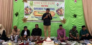 Bupati Natuna Hadiri Acara Sedekah Bumi Desa Tapau