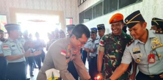 Meski Berangkat Tugas, Kolonel Jajang Kirim Kue Tart Kejutan Hari Bhangkara ke-77 ke Mapolres Natuna