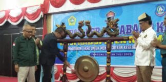 Asisten II Buka Resmi Rapat Kerja HNSI Karimun