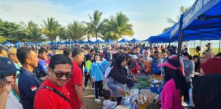 Bantu Ekonomi Warga Perbatasan, Danlanud RSA Gelar Bazar Murah