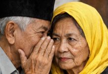 Waspada Tukang Bisik