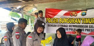 Jumat Berkah, Polsek Bunguran Timur Bagi Sembako ke Warga Kurang Mampu