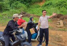 Bersama Anggota DPRD Kepulauan Anambas, Bupati Tinjau Pembangunan Jalan Mampok – Batu Berapit