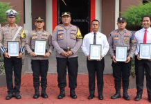 Dukung Program Ketahanan Pangan, Kapolres Lingga Beri Penghargaan Lima Personel
