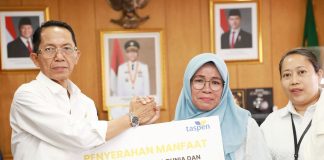 Jaminan Sosial ASN Batam, Amsakar Serahkan Santunan Ahli Waris Rp272 Juta