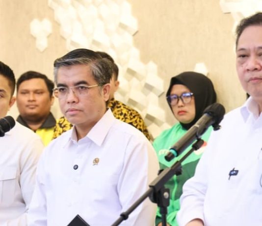 THR Tidak Bisa Dicicil, Menaker: Wajib Dibayar Penuh