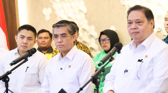 THR Tidak Bisa Dicicil, Menaker: Wajib Dibayar Penuh