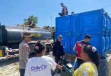 Krisis Air Bersih, Kapolres Natuna Instruksi Personel Distribusi 8 Ton ke Kampung Nelayan Puak