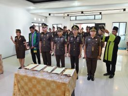 Lantik Sejumlah Pejabat, Kajari Natuna Minta Perkuat Kinerja Penegakan Hukum