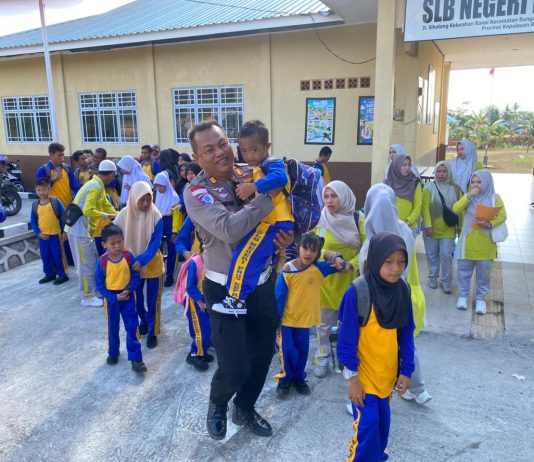 Program Polisi Sahabat Anak, AKP Erwan Sambangi SLB Natuna