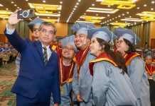 Lulusan Perguruan Tinggi di Era AI, Menaker: Harus Miliki Strategi Triple Readiness