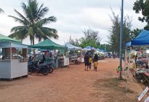 Ekonomi Anjlok, Pedagang Kuliner Pantai Piwang, Natuna Sepi Pembeli