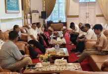 Bupati Dukung Investor Kembangkan Kawasan Rumput Laut di Lingga