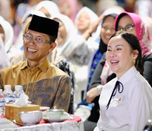 Amsakar dan Li Claudia Ajak Warga Batam Aktifkan BPJS Kesehatan Gratis