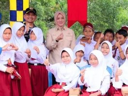 Wabup Bintan Berharap Aplikasi Si-Pintar, Permudah Orang Tua Daftarkan Anak Masuk Sekolah