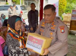 Hari Bhayangkara ke-80, Kapolres Natuna Serahkan Bantuan 80 Paket Sembako ke Warga Bunguran Selatan
