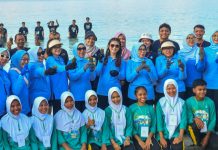 Konservasi Laut Kepri, Selvi Gibran Transplantasi Karang dan Lepas Liarkan Tukik di Pantai Dugong
