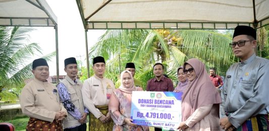 Bantu Korban Puting Beliung di Api-Api, Kasmarni: Pemerintah Selalu Hadir di Tengah Masyarakat