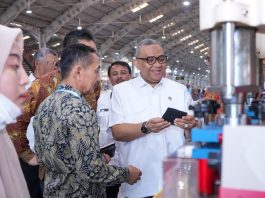 Kehadiran Industri, Wamenaker: Harus Buka Kesempatan Kerja bagi Warga Sekitar