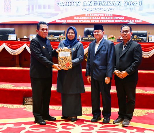 Ansar Sampaikan Rancangan Perubahan KUA PPAS 2026 ke DPRD Kepri