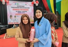 Hafizha Edukasi Deteksi Dini Kanker Payudara bagi Remaja Putri di SMAN 1 Toapaya