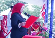 Upacara HUT ke-81 RI di Dabo Singkep, Ketua DPRD Lingga Bacakan Teks Proklamasi