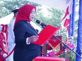 Upacara HUT ke-81 RI di Dabo Singkep, Ketua DPRD Lingga Bacakan Teks Proklamasi