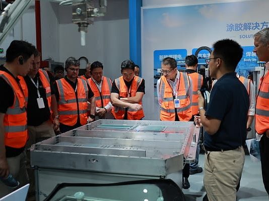 Kunjungi Centron, KUKA Grup Bahas Kerja Sama Teknis Bidang Manufaktur Perakitan Cerdas