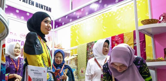 Hadiri Kriyanusa 2026, Hafizha Ajak Pengrajin Bintan Kembangkan Kriya Lokal