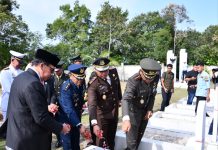 Rangkaian HUT ke-81 TNI, Lanud RSA Natuna Gelar Ziarah ke Makam Pahlawan Ranai