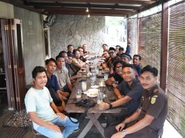 Ditemani Secangkir Kopi, Canda Kajari Bersama Awak Media Natuna