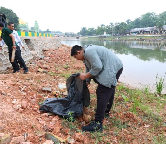 Bupati Bintan dan Gubernur Kepri Gelar Gotong Royong di Taman Kolam Kijang