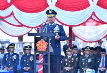 HUT ke-81 TNI, Danlanud RSA Natuna Inspektur Upacara di Pantai Piwang