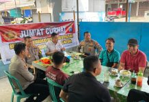 Bersama Kasatresnarkoba, Kapolsek Bunguran Timur Gelar Jumat Curhat Kamtibmas