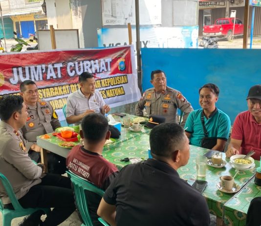 Bersama Kasatresnarkoba, Kapolsek Bunguran Timur Gelar Jumat Curhat Kamtibmas